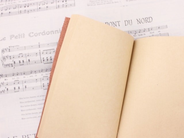 楽譜とノート
